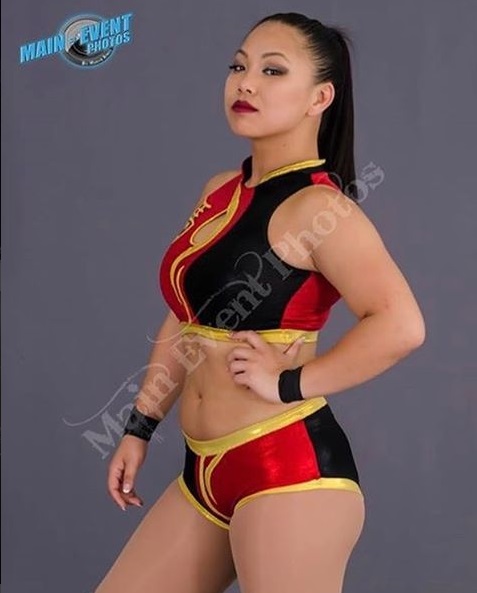 KAREN YU AKA KAREN Q                                   Twitter: ‪@karenmeee                       ‬http://instagram.com/karenmeee